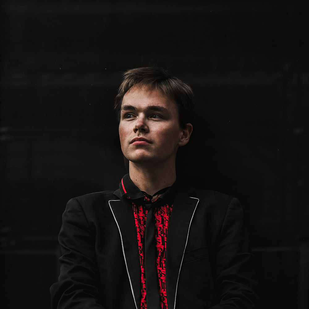 Денис Королев